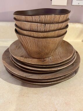 Amazon Wood-Grain Dinnerware Set in Brown